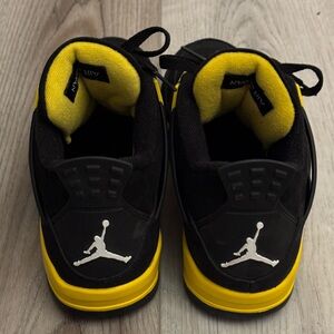 Nike Air Jordan 4 Retro ‘Thunder’ 2023 Basketball Shoes